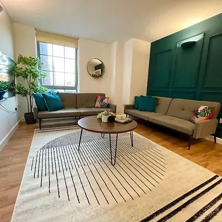 Spacious 2 Bedroom Apartment With Parking Nottingham Buitenkant foto