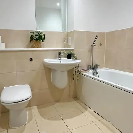 Spacious 2 Bedroom Apartment With Parking Nottingham Buitenkant foto